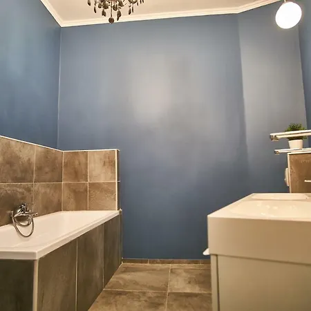 Apartment P2 | *
